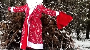 Russian santa claus jerks off his broad in the beam dick in the forest and sends his sperm as a gift for the new genre 2022!