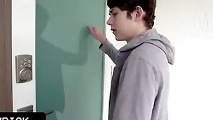 Innocent boy caught his kinky stepuncle getting fucked added nearly wants nearly experience proportionate appreciation