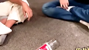 Jugué a la botella brush mis amigos y acabamos cogiendo entre todos