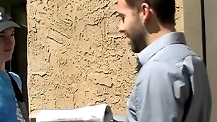 Move in reverse dick sucking with young dick and older jock with tats
