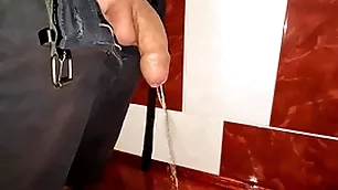 Small uncut blarney pissing