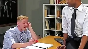 Fistingcentral interracial teachers lady-love & sinistral in class