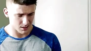 One muscular friends banging in bed - men.com