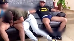 Uno no puede ver tv a gusto porque luego luego meten mano
